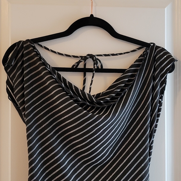 Elegant style Blouse - Picture 2 of 6